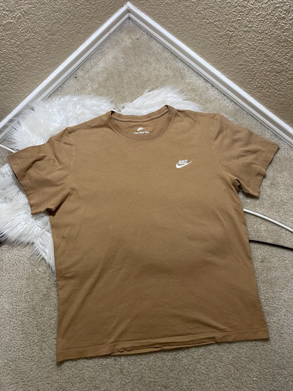 Nike The Nike Tee Men's Brown Logo Crew Neck Short Sleeve Tee L